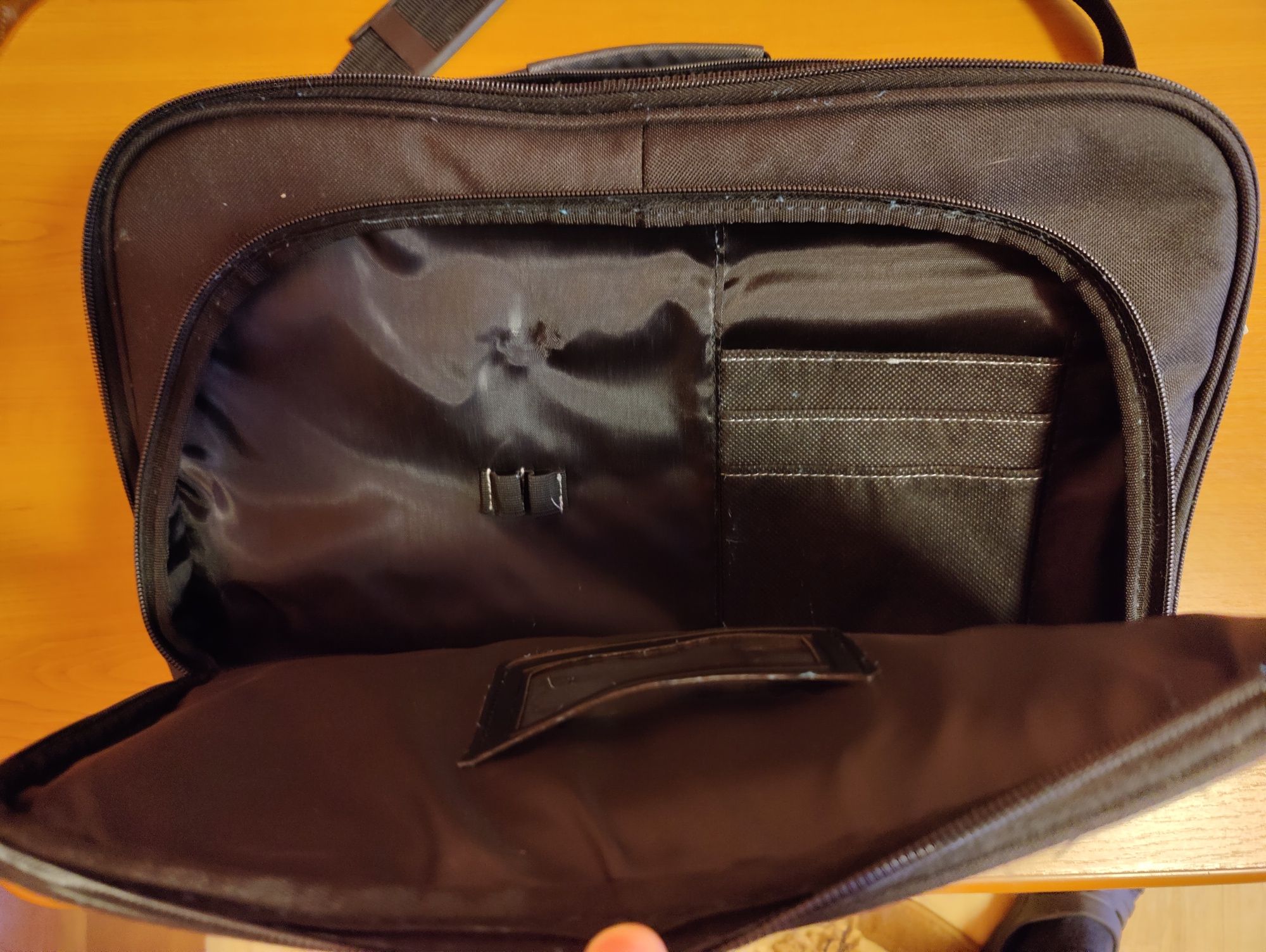 geanta pentru laptop
