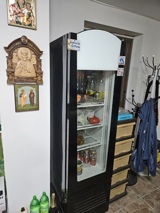 Хладилна витрина