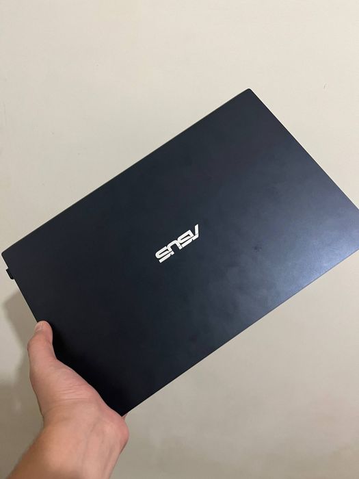 Asus Noutbuk sotiladi