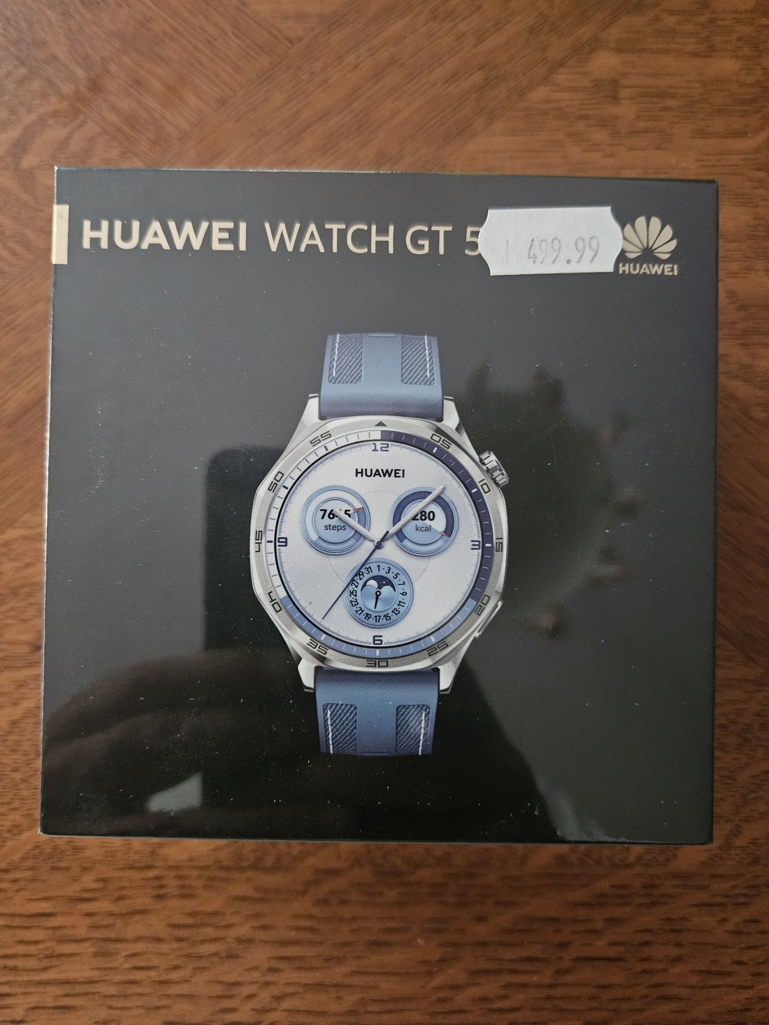 Часовник HUAWEI GT 5 чисто нов