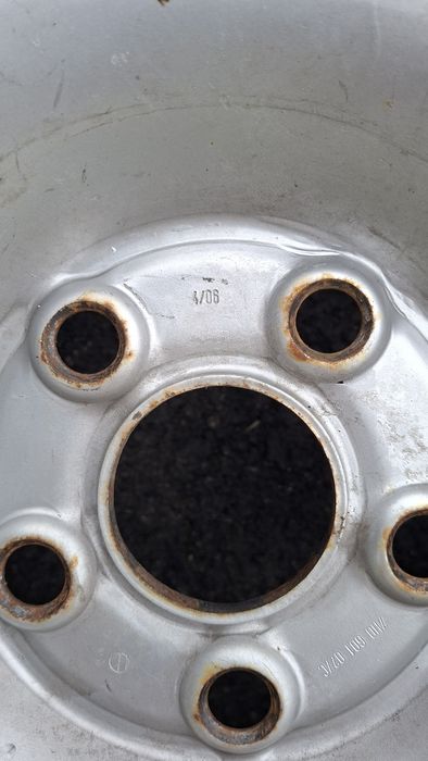 Vând 4 jante volkswagen t5 transporter