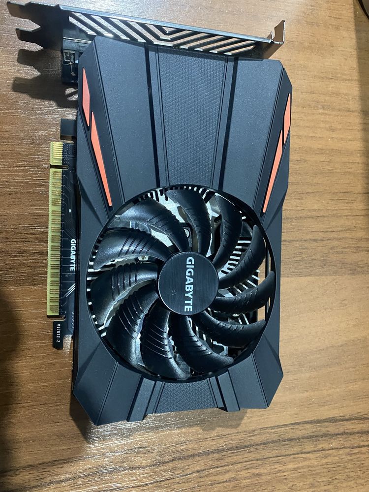 Продаю видеокарту Gigabyte GTX 1050 Ti 4GB