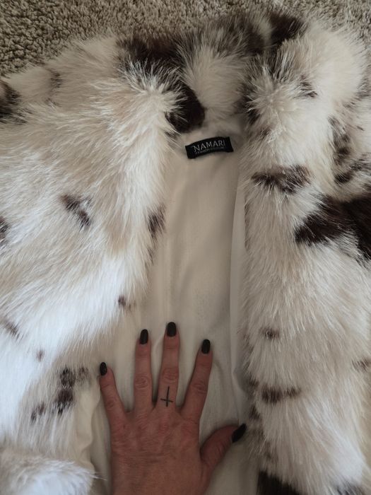 Палто в бял и кафяв цвят