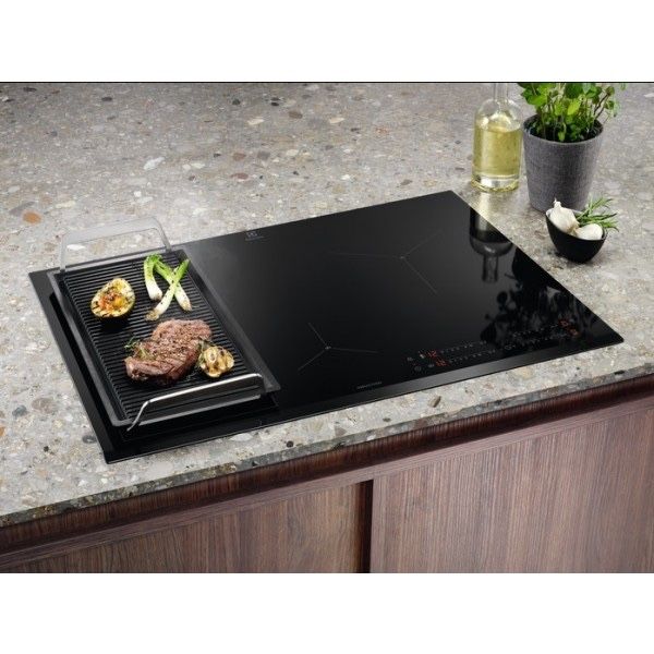 Plită cu inducție încorporabilă Electrolux SenseBoil KIS82449
