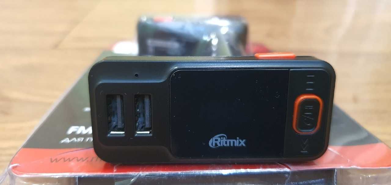 FM модулятор Ritmix Bluetooth + зарядное устройство ( 2.,1 А)