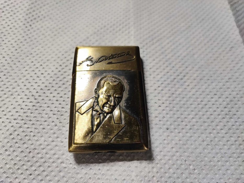 Lot vintage de 8 brichete