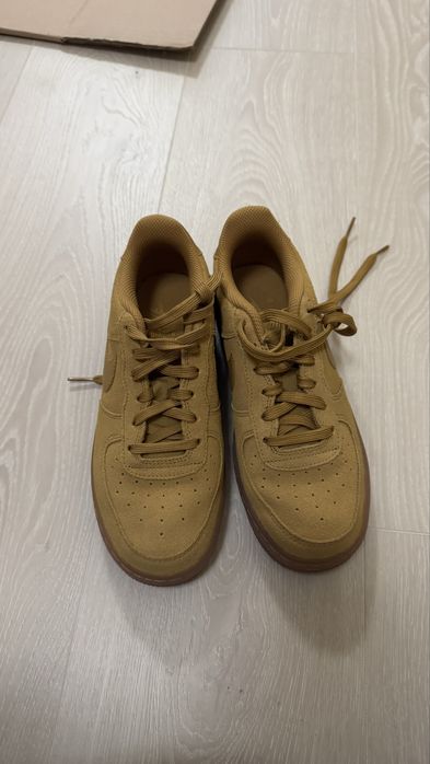 Велурени маратонки Nike Air Force