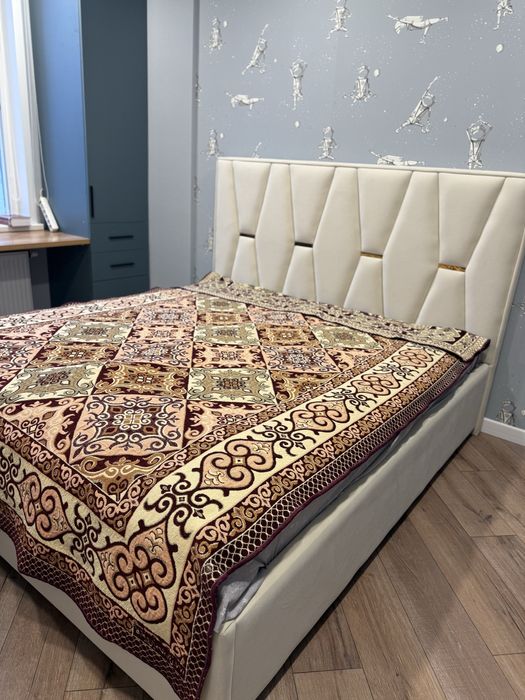 Кровать в спальню