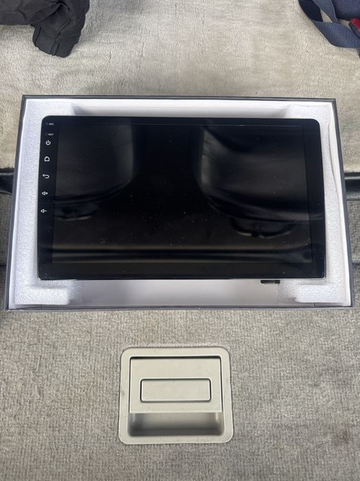 Андроид не новый но в работчем отличном состоянии !