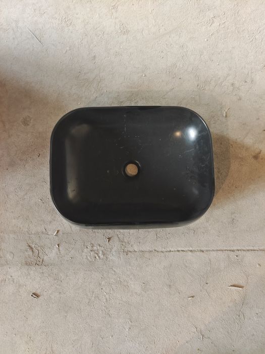 Раковина черная крутая