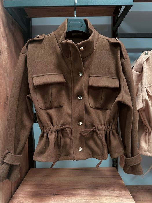 Дамско късо палто с връзки