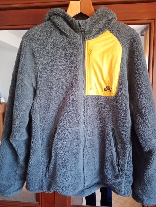 Jacheta Nike SB ca noua