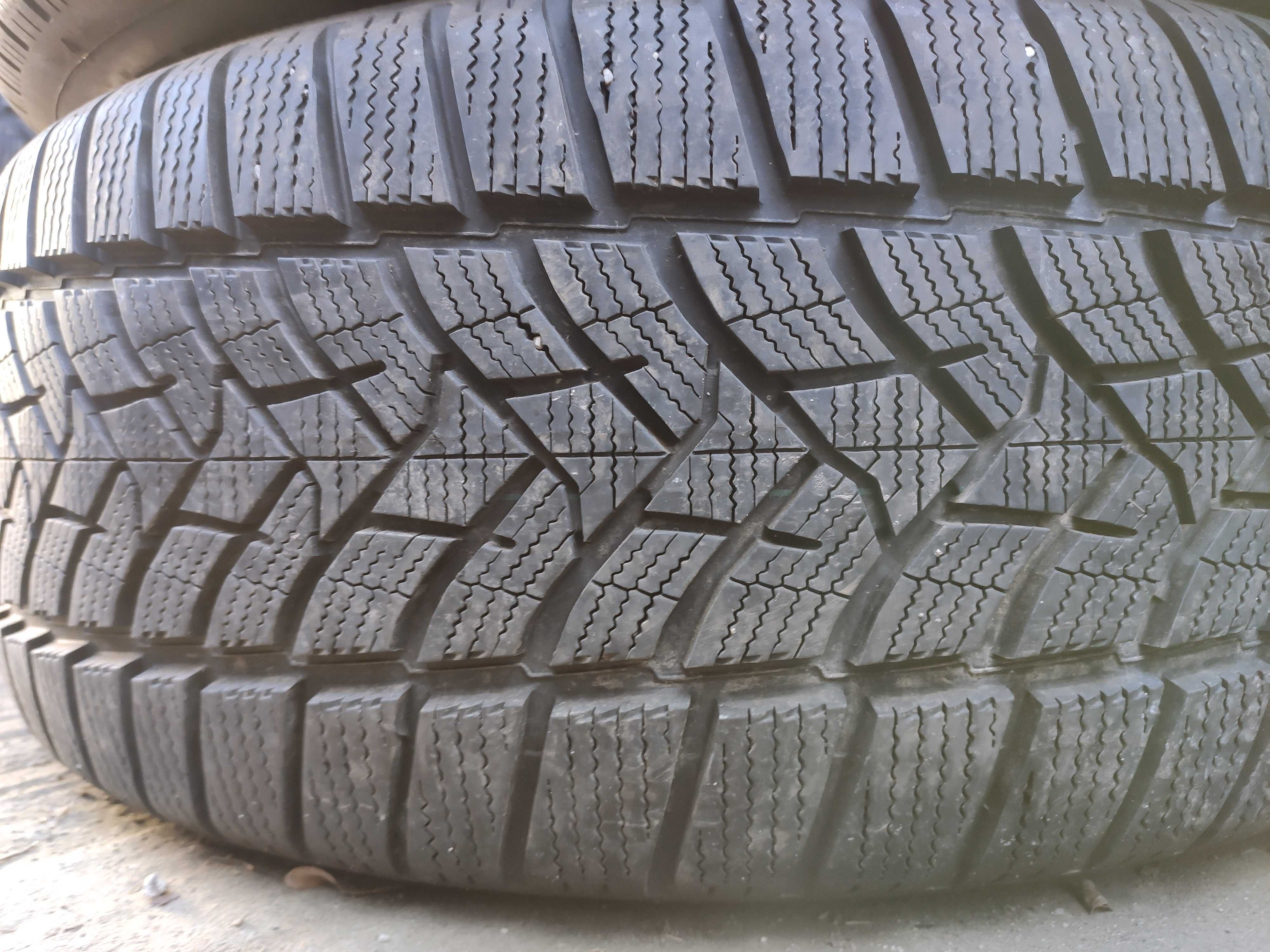 4бр Зимни гуми 235 55 17 - Dunlop