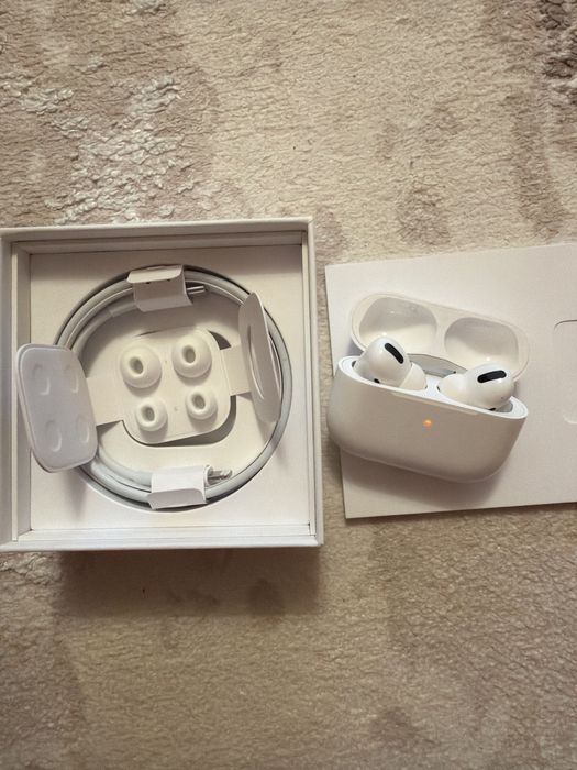 Наушники AirPods Pro