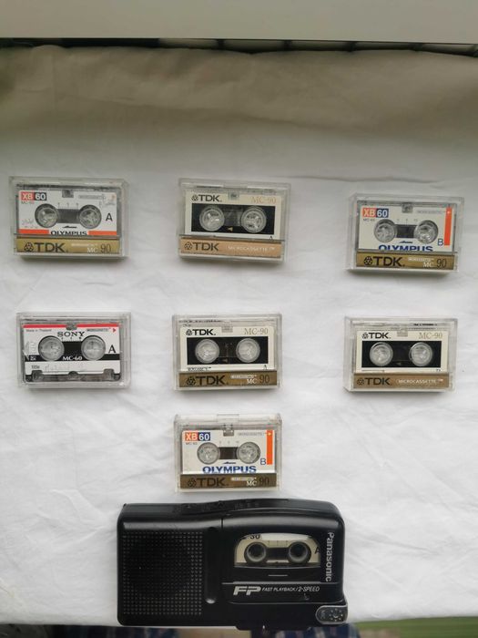 Microcasete audio+cadou reportofon Panasonic cu defect-se aude incet