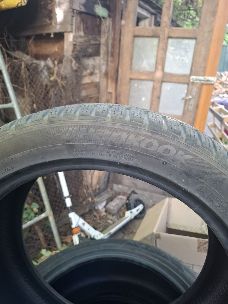 Зимни гуми 235/45/19