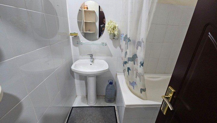 Продаеться  2 ком . Сергели район  Сергели 6 А