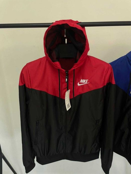 Мъжки и дамски ветровки North Face и Nike – Facebook Емануела Петрова