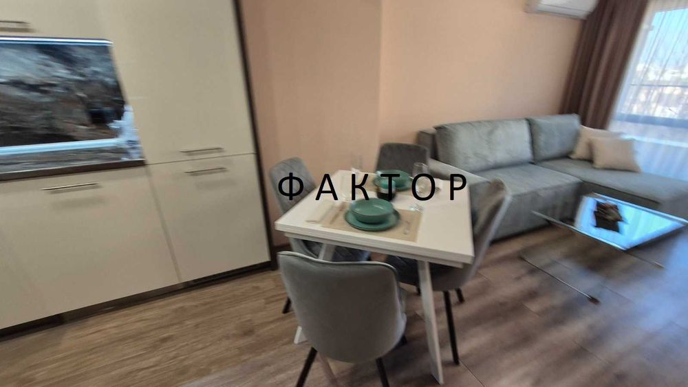 Продава се Двустаен апартамент в Пловдив, Център - 64 кв.м за 2407 €/кв.м - Снимка #2