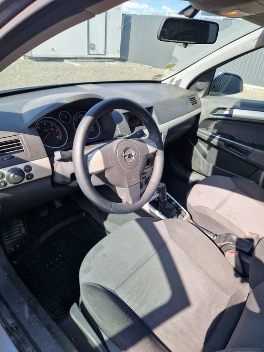 De vanzare Opel Astra H