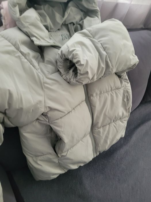 Яке Zara  бледо зелено с качулка