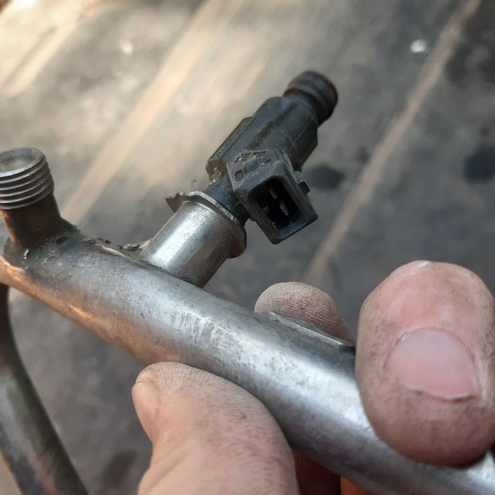 топливная рампа форсунки