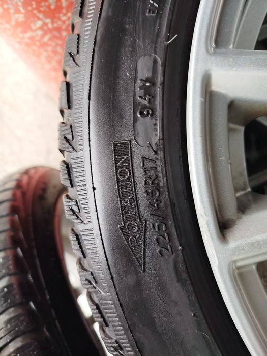 Vând roți pe 17'', aluminiu, cauciucuri de iarna Michelin 225/45/17