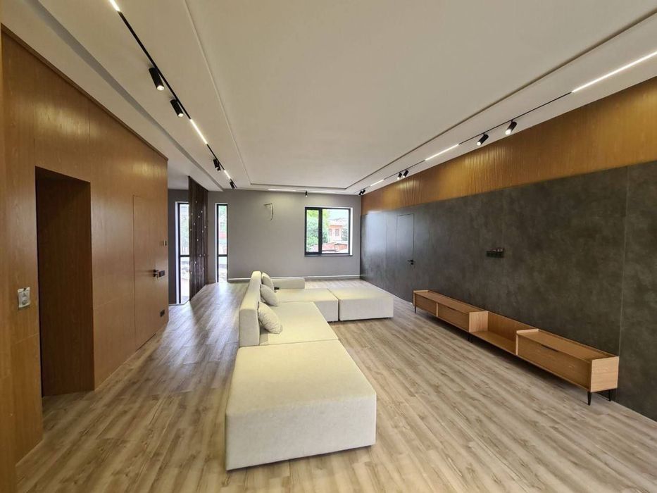 Продается евро дом центр Луначарского