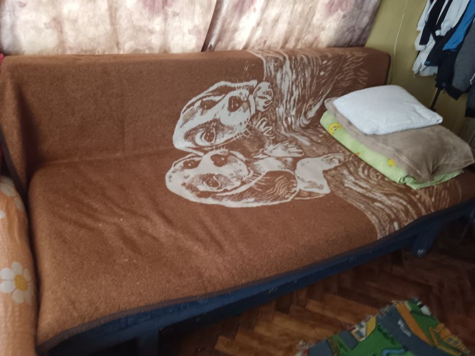 Vând canapea extensibila