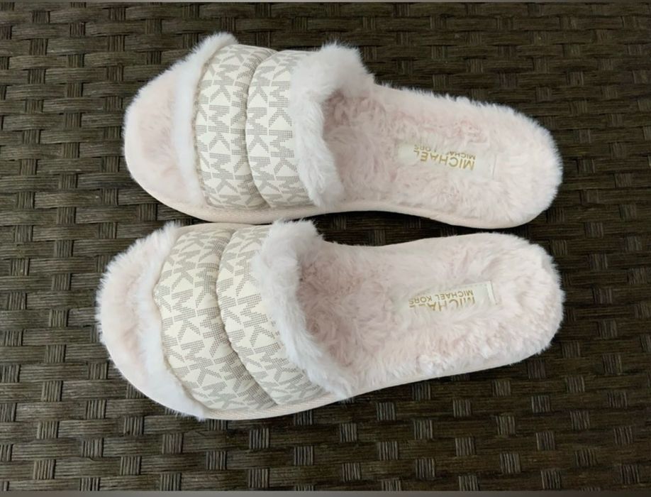 MICHAEL KORS MK Logo Ivory Bone
Faux Fur Slides Slippers Shoes