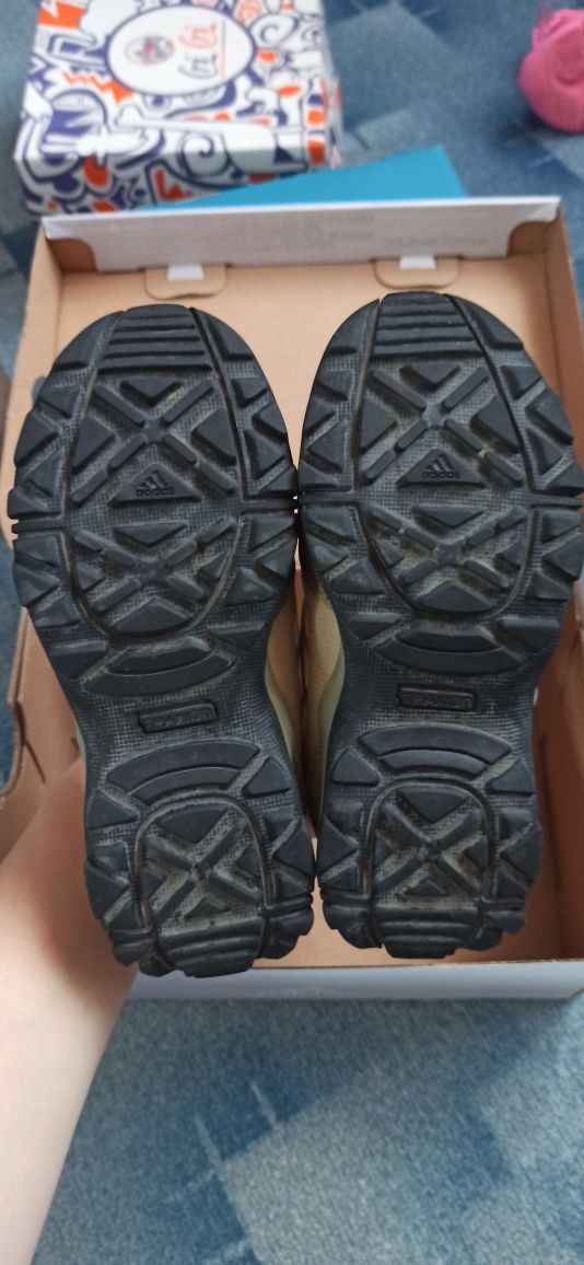 Маратонки Adidas за момче 28