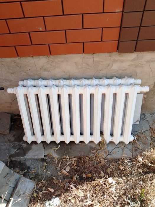 Продам батареи чугунные б/у