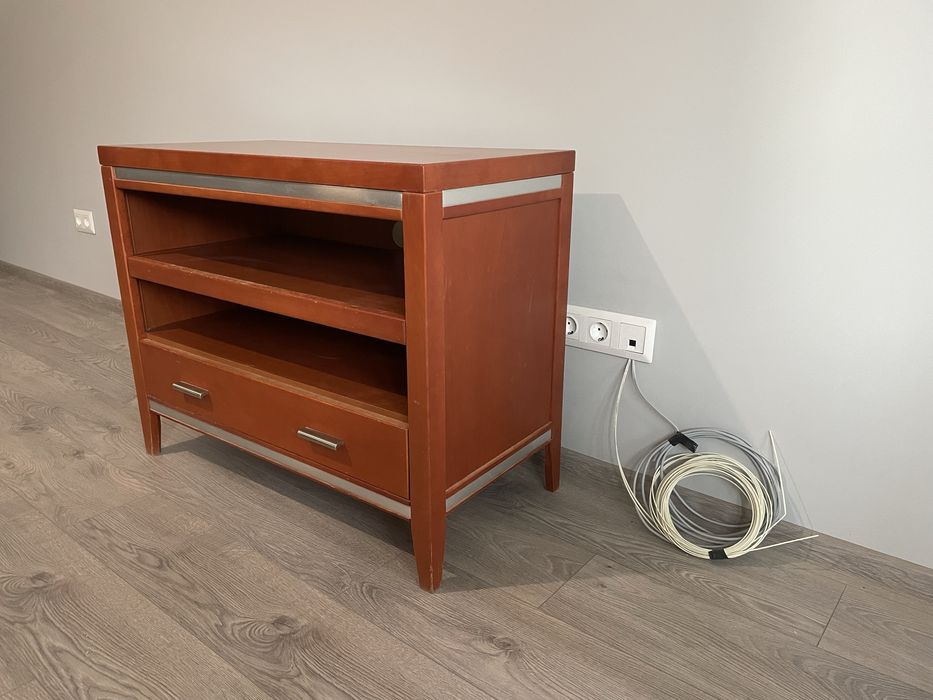 Шкаф за телевизор