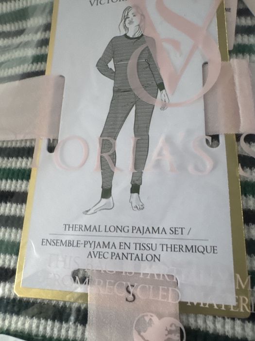 Victoria’s Secret, pijama noua cu eticheta