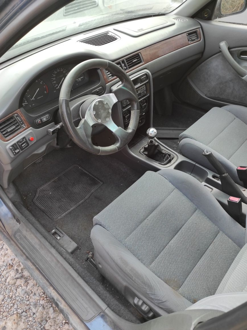 Продавам на части HONDA CIVIC 1.4 i