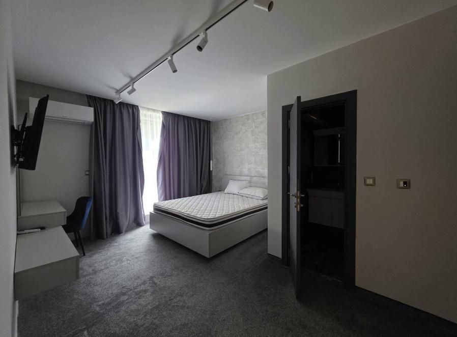 Дава се под наем Многостаен апартамент в Пловдив, Христо Смирненски - 180 кв.м за 1400 € - Снимка #3