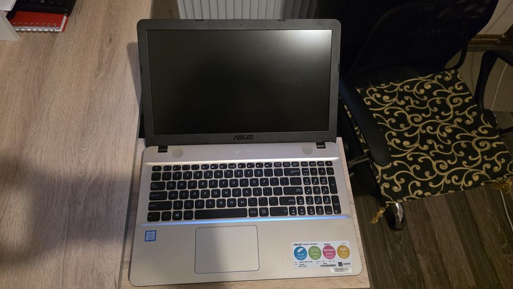 Laptop ASUS X541U