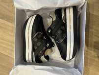 Спортни обувки Guess