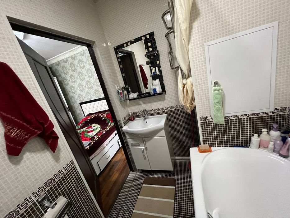 Продаётся 5 комнатная капитал банк