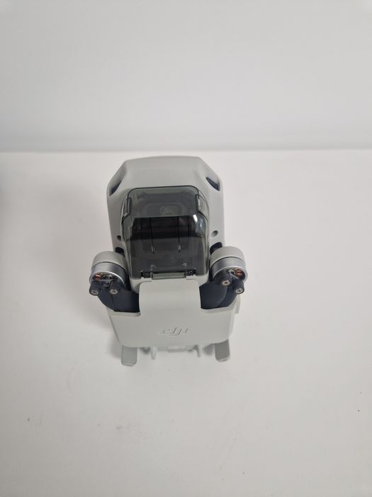 Dji mini 2 se. Aproape noua.zburata de 5 ori