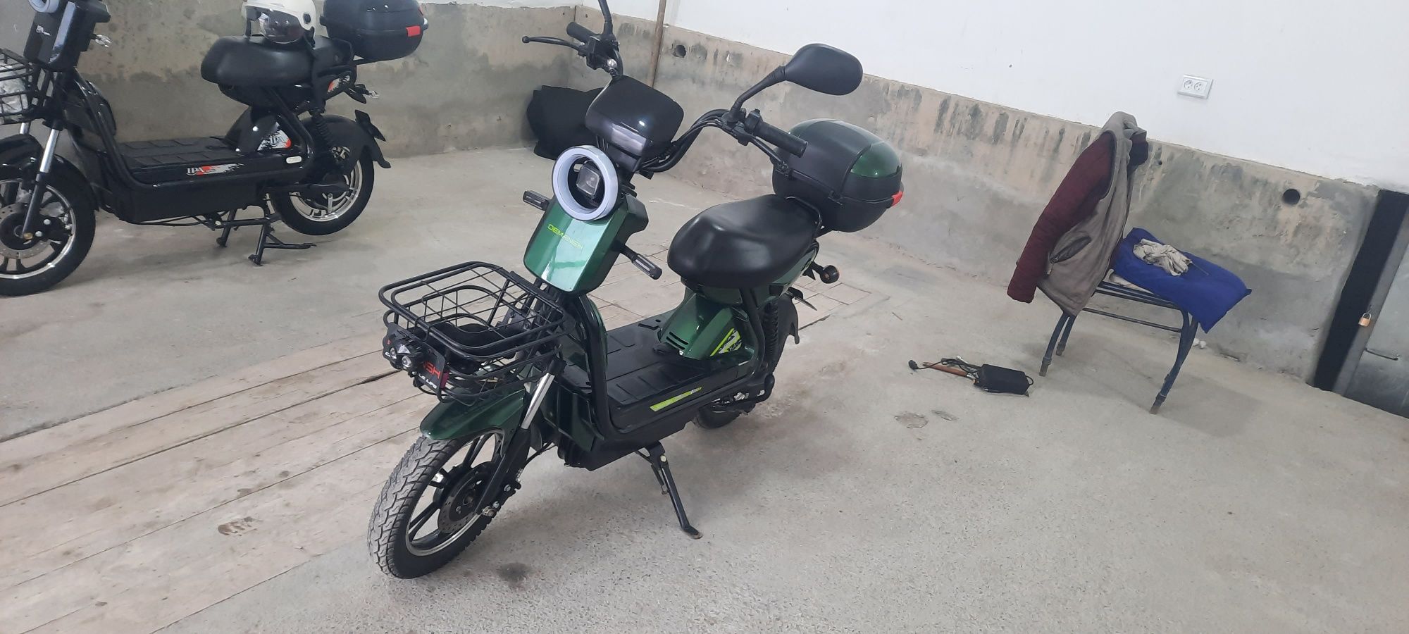 Sotiladi kaska. Chihol zaryadnigi bor