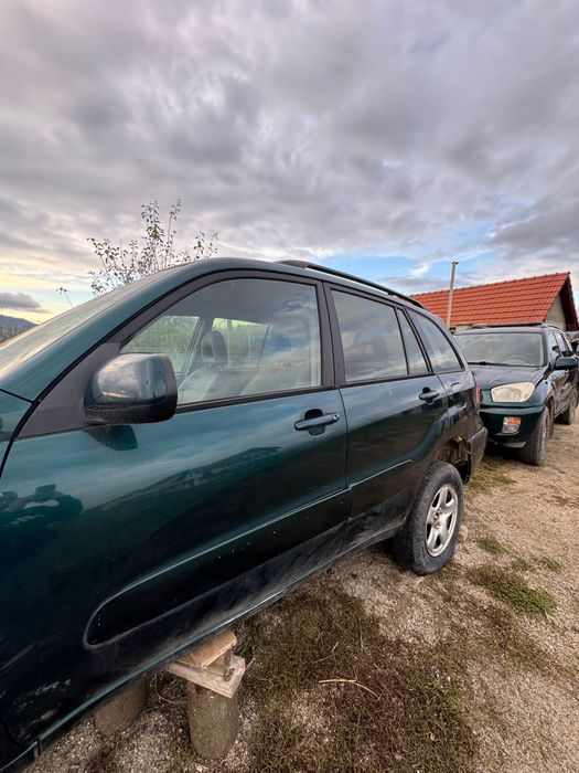 Dezmembrez Toyota Rav4