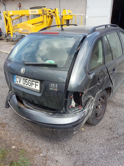 Skoda Fabia avariata - ptr piese