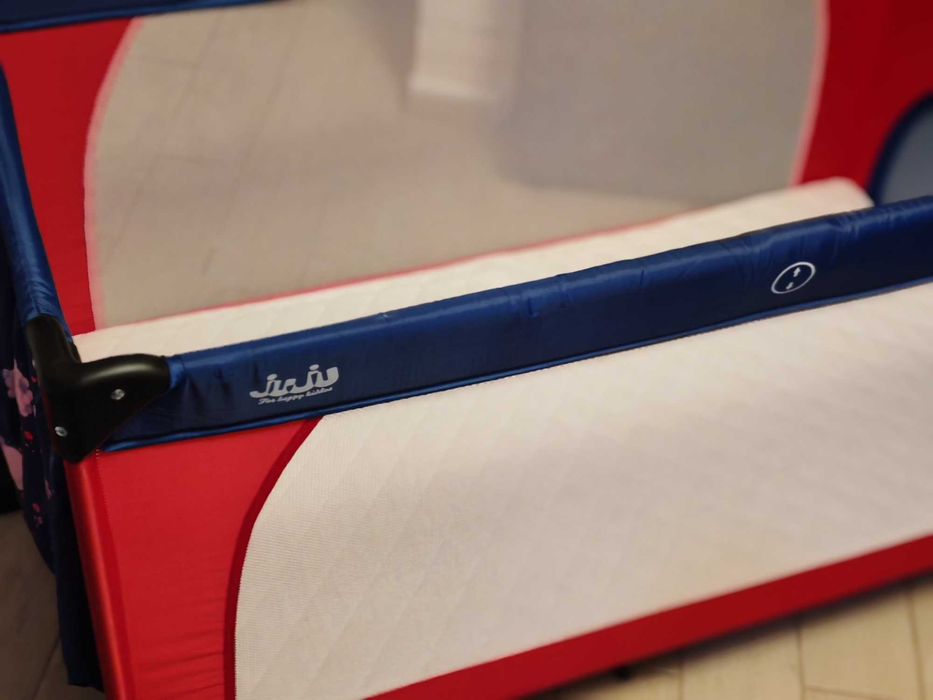 Pătuț bebe Juju roșu cu albastru și saltea Cocos