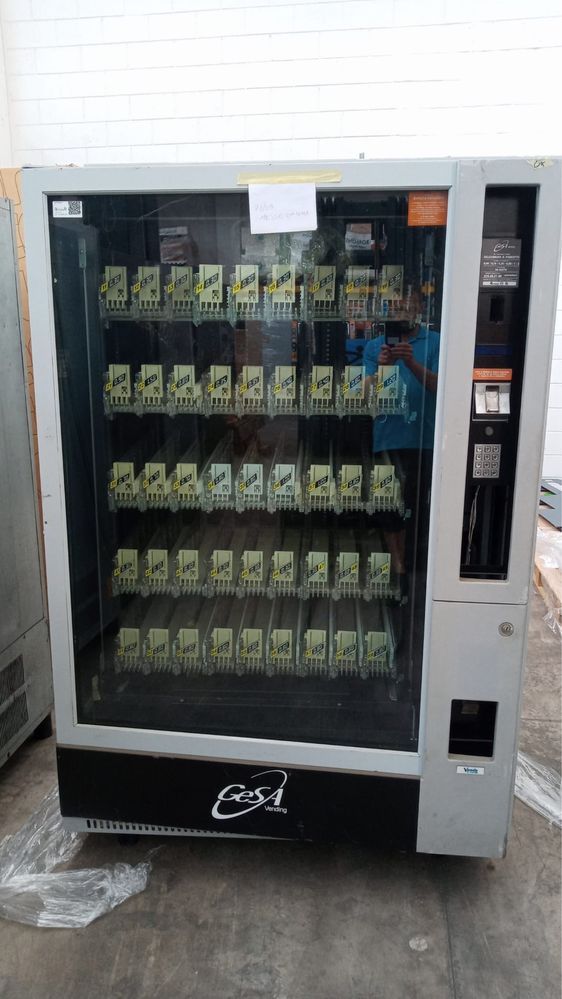 Automat de băuturi reci vendo g drink 9