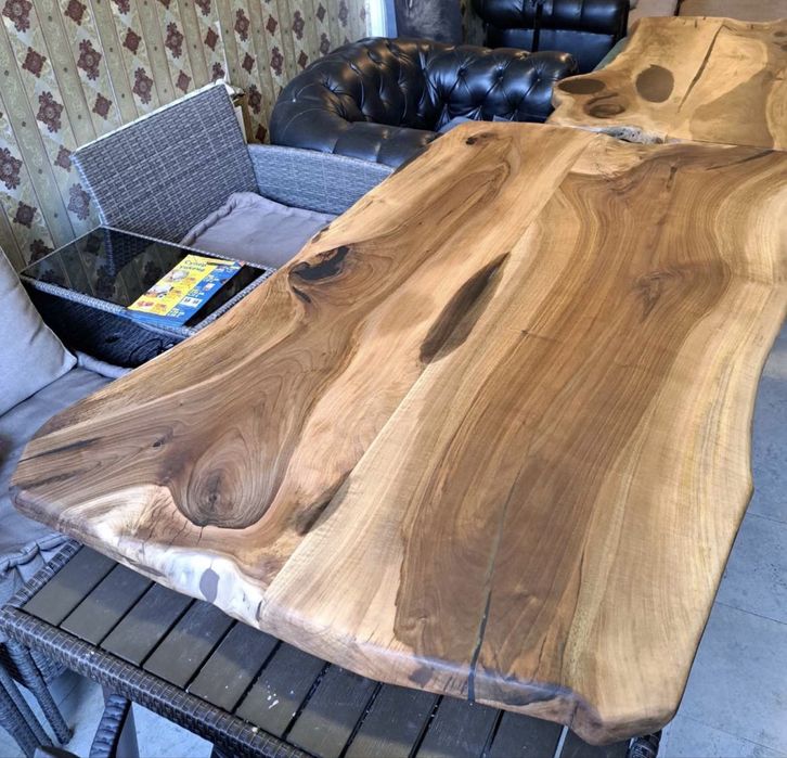 Маса , Плотове от масив Орех