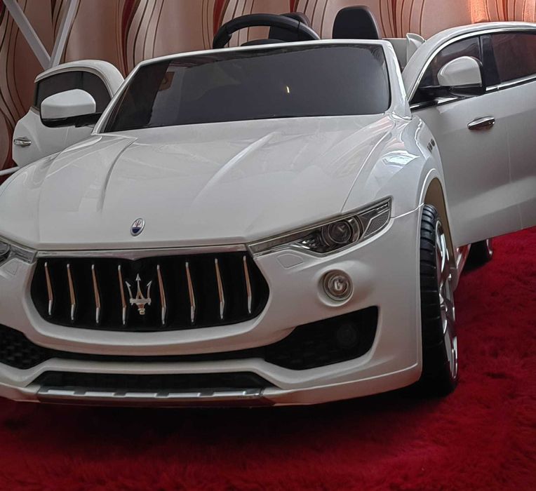 Mașinuță electrică Maserati Levante