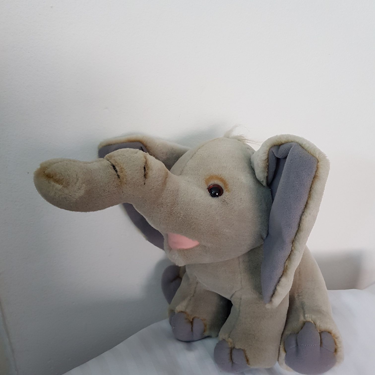 Elefant Dumbo din pluș