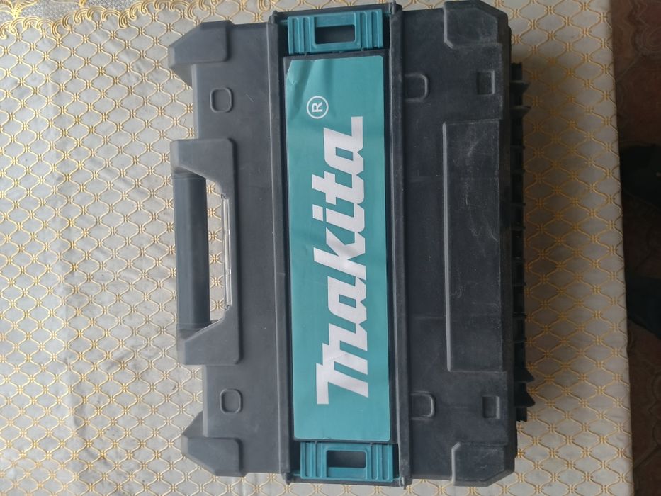 Лазерный уровень makita новый