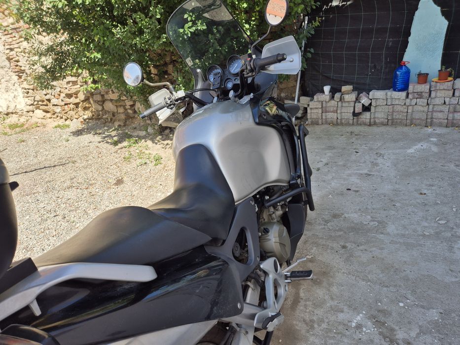 Vând honda motor 1000 adus recent din germania dețin acte carte si tal